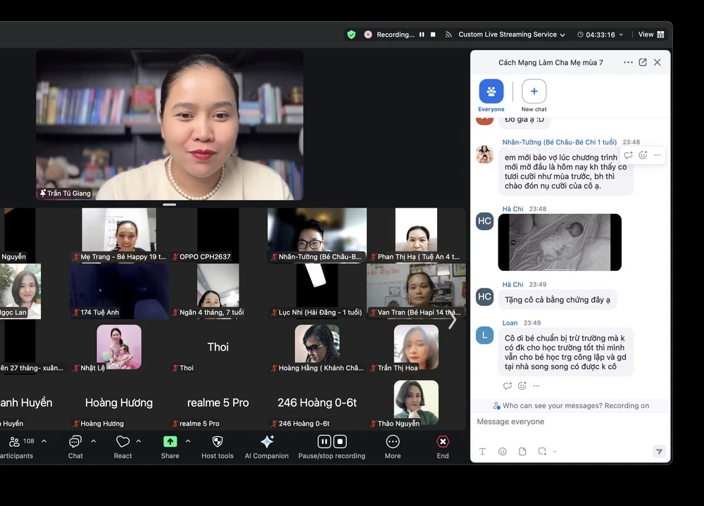 Lớp học Zoom trên máy tính bảng
